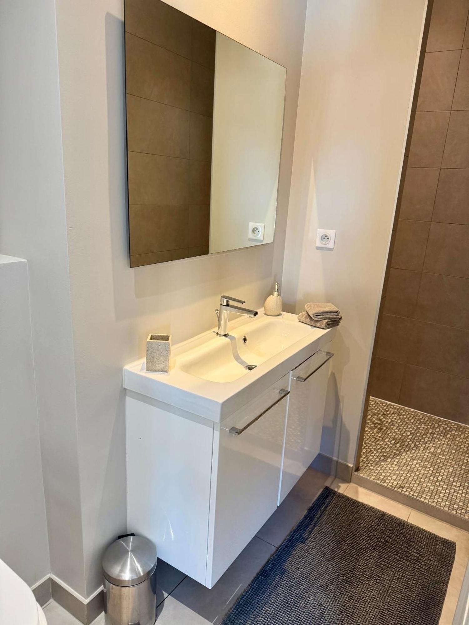 Wisteria Bed & Breakfast Fontainebleau Room photo